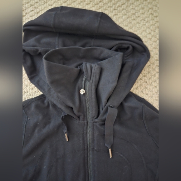 Lululemon Black Hooded Zip-Up Jacket Size 2 - Picture 2 of 9